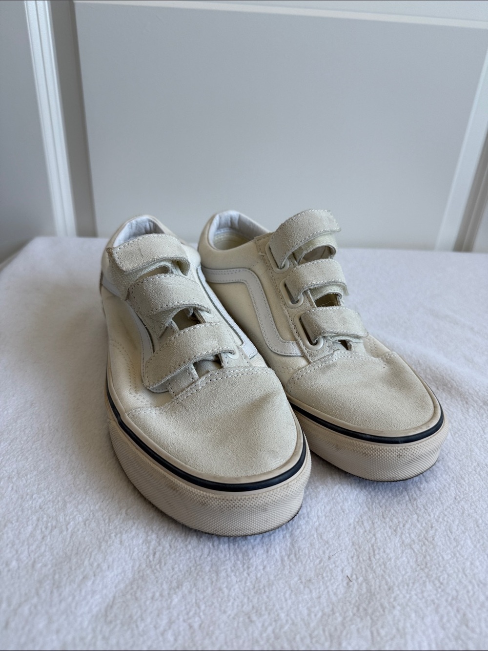 Vans Women's Cream Velcro Old Skool Sneakers